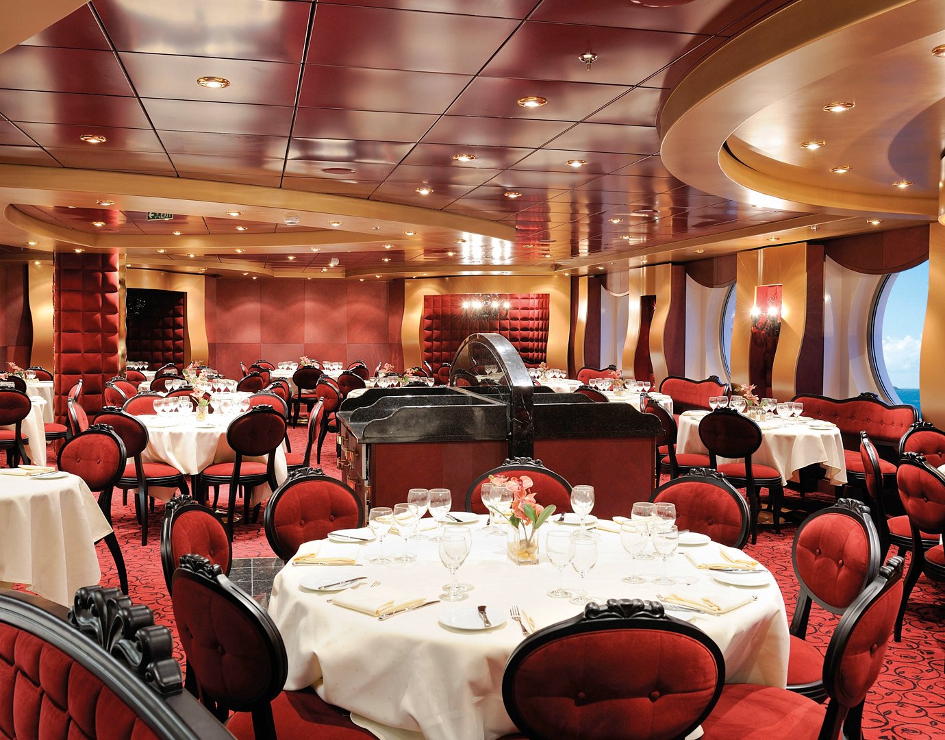 MSC Fantasia Restaurant And Bar Red Velvet 02 MSC Fantasia Restaurant And Bar Red Velvet 02