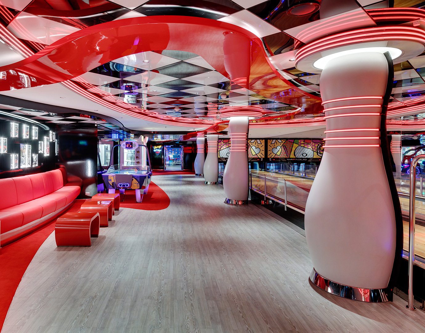 MSC Seaview Entertainment Two Full Sized Bowling Alleys 03 MSC Seaview Entertainment Two Full Sized Bowling Alleys 03