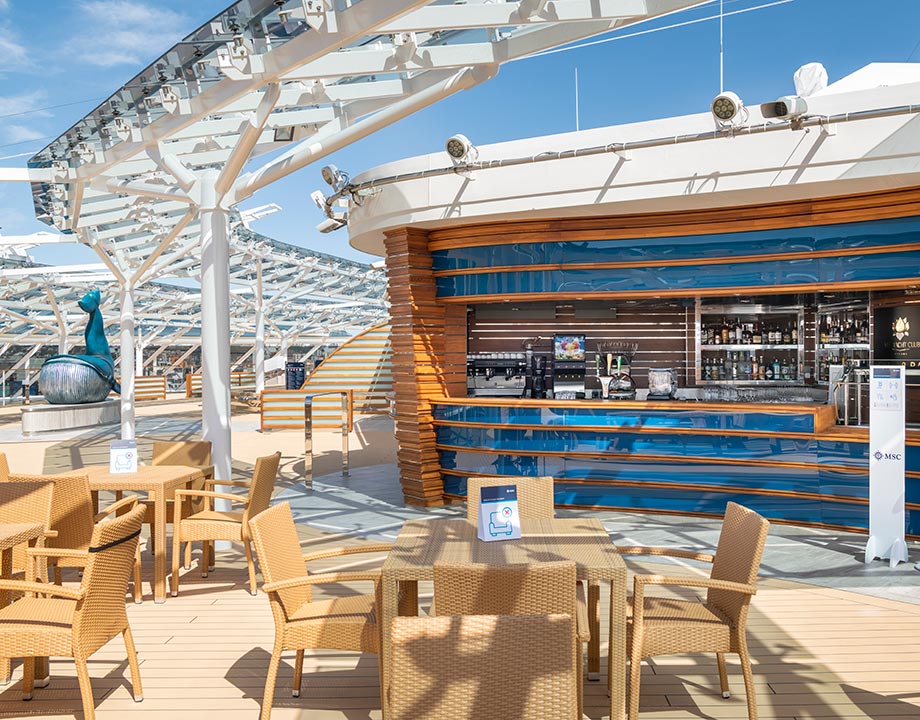 MSC Yacht Club Grill Bar, MSC Virtuosa | MSC Cruises MSC Yacht Club Grill Bar, MSC Virtuosa | MSC Cruises